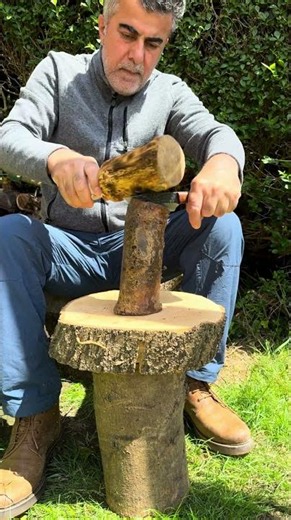 The Best Way to Split Wood (Batoning) in the Wild with a New Knife 🪵🔥#survival #bushcraft #camping