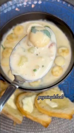 Quick & Easy New England style clam chowder! #recipe #soup #clamchowder