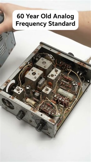 60 Year Old Frequency Standard Teardown | Precision Electronics from the 1960s