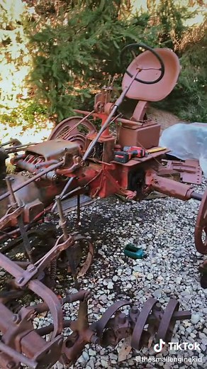 #mechanic #farmall #tractor #antique #diy #restore #johndeere #oliver #international #internationalharvester #thesmallenginekid