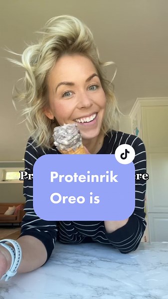 TIPS: hvis du fryser denne isen lengre enn 1 tile burde du tine den på benken i 20 minutter før den nyyytes💓 #sunnoppskrift #kosthold #ernæring #sunnlivsstil #proteiner #dessert #oreo #icecream