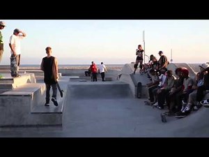 Justin Bieber skateboarding in Venice Beach, Los Angeles, California September 23, 2014