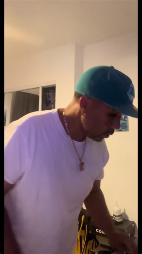 “Issa Vibe”Edition 👕 Soon back in stock #tshirts #virginislands #stthomas #stcroix #merch