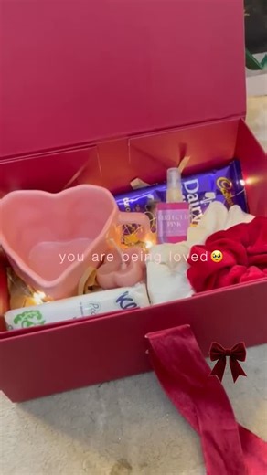 @jh_florals on Instagram: "gift hamper - 800 only🫶🏻❤️"