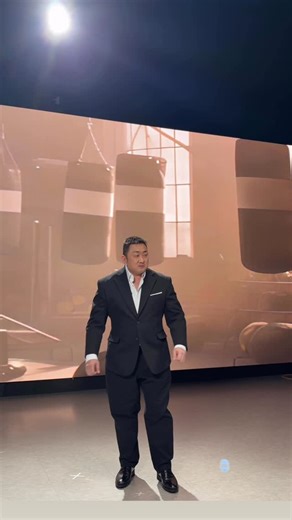 Don Lee 마동석 on Instagram: "So.. how do I do the punch scene? Can’t explain. Just do it!"