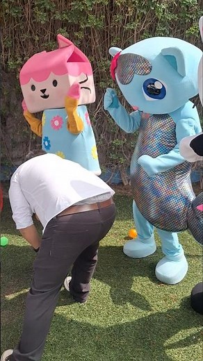 ¡Ni los papás se salvaron! 😂 Guerra de pelotas extrema en la Casa de Muñecas