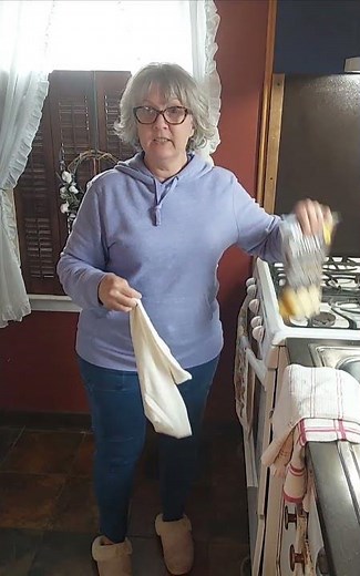 Making waxed bread bags