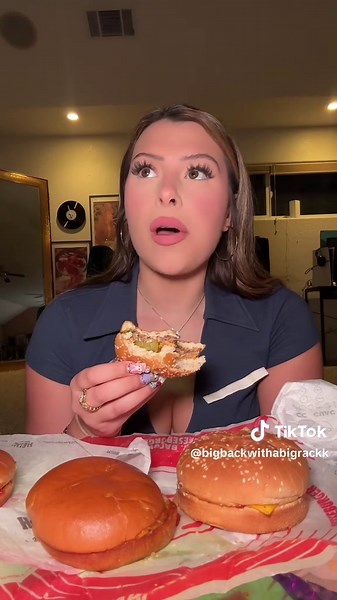 Taste testing fast food jr cheeseburgers! Which fast food place do youuuuu think has the best? #mukbang #eatwithme #asmr #eating #eatingasmr