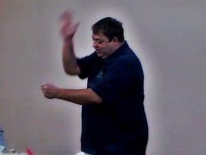 60K views · 1.1K reactions | As definições de mito foram atualizadas. __________ Compartilhem este vídeo e me ajudem a ser entrevistado pelo Jô Soares, ou pelo Danilo Gentili, ou por qualquer talk show nacional. Baixem o vídeo e espalhem no WhatsApp: https://www.sendspace.com/file/mb7qfz __________ Assistam também no YouTube: https://youtu.be/ry296E0oZh8 __________ Entregamos de terça a domingo até 1h da manhã. Liguem: 3885 2078. | Capelão | Facebook