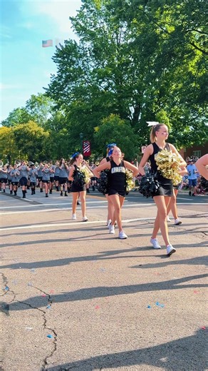 🇺🇸 The Upper Arlington High School Marching Band filled the streets with music, tradition, and community spirit at the Upper Arlington Independence Day Parade. Performances like this are what make the Fourth of July so special. ❤️🤍💙 Thank you to every student, director, and volunteer who keeps this tradition alive. Happy Independence Day! 🎆 #UpperArlington #UpperArlingtonBand #MarchingBand #July4Parade