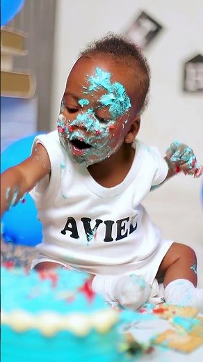 Cake smash chaos with Aviel #firstbirthday #messy #adorable