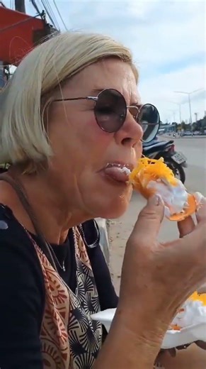 Street food Part II 😂😂😂 #gutenmorgenliebethilda