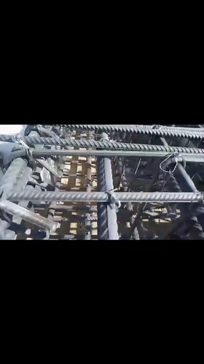 📽️ نگاهی ساحوی به اجرای سلب ریبد (Ribbed Slab): ✅ کاهش وزن استرکچر ✅ صرفه‌جویی در مصرف کانکریت و فولاد ✅ افزایش دهانه‌ها بدون نیاز به تیرهای عمیق | Engineer Omid Shuja