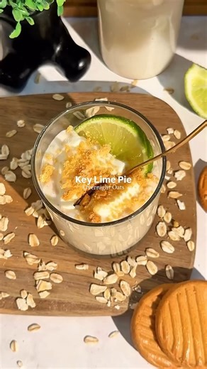 Key Lime Pie Overnight Oats are a MUST-TRY!!! ‍ This twist on traditional oatmeal is mouthwateringly good and ridiculously easy to prepare!!! Great for meal prep when cooking time is limited!!!! Want the recipe? Comment "Lime"!!!  | Eats With Ren | Facebook