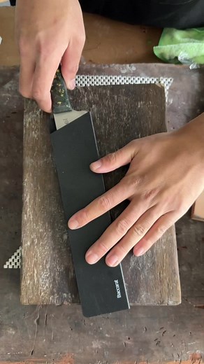 Sharpening the First Ever Rui Knife