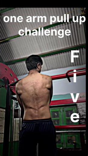 one arm pull up challenge 😈💪 #gym #motivation #bodybuilding #challenge #trendingshorts #viralshorts