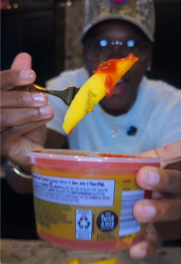 Trying this mango lime chamoy salsa from Aldi! Yall tried this? & what yall ate it with? Lemme know!