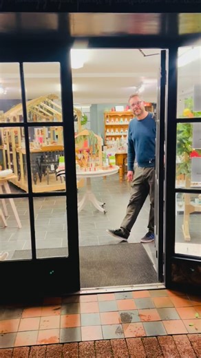 Christmas has officially landed here @alchemyathome. Months in the planning by the VM Genius that is Al but special thanks to my Poppa @handmadeintheshed and the lovely Hannah @peonyandprimroseflorals for working tirelessly to help bring it all together for us. We look forward to welcoming you soon. Open Monday to Saturday 10am - 5pm Late night Friday's until 6pm. | Alchemy at home