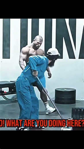 Anatoly Prank on Bodybuilders#bodybuilding #anatoly #gymprank#anatolyprank😂💪