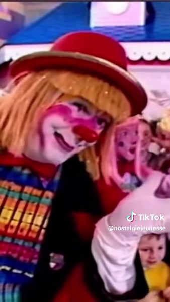 Les Clowns du Carrousel : Spectacle Coloré au Québec