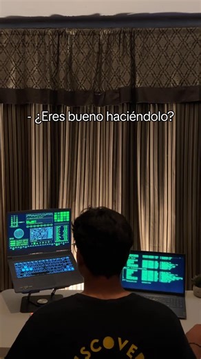 CARLOS !SAAC 𓂀 on Instagram: "Así es, como programador no me avergüenzo. ♻️ • #humor #programming #programmer #coding"