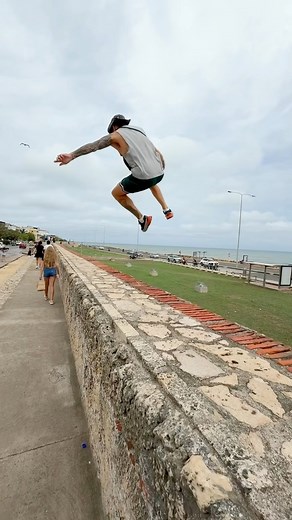 Where are we now?! Country number 7!!!!! #travel #fulltimetravel #travelfamily #fyp #vlog #newlife #familytravel #adventure #backpacking #america #guess | Smiths On Tour