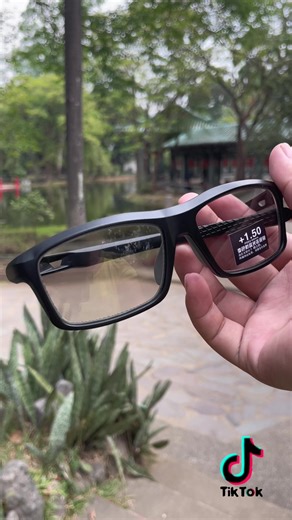 Understanding Farsightedness and Anti-Radiation Glasses