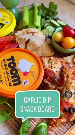 Delicious Garlic Dip Ideas for Your Weekend Snack Board