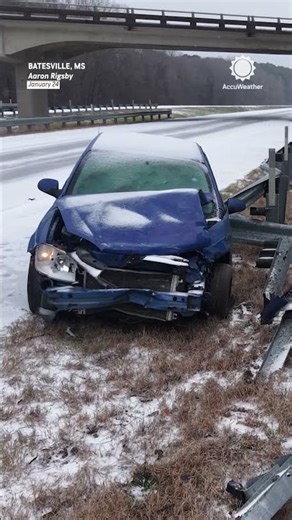 Trucks and Cars Crash on Ice in Mississippi, Louisiana