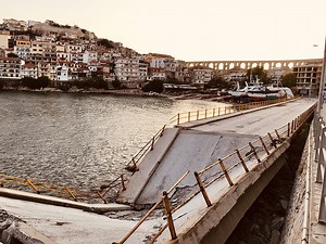 Καβάλα: Παραμένει εδώ και πέντε χρόνια γκρεμισμένη η γέφυρα | Το Κουτί της Πανδώρας