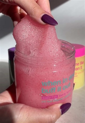 we know you're gonna be just as obsessed with these #bfresh body scrubs as @Kendall Alfred 😏 enriched with nourishing skin conditioning ingredients 'n topped off with fresh fruity scents for glowing skin aaaall over 💫🫧