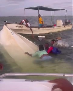 BOA NOTÍCIA👉Naufrágio na ilha do Mussulo, segundo relatos, que circula nas redes sociais o incidente ocorreu ontem 01 de janeiro de 2024, durante a travessia para a ilha do Mussulo. Felizmente não há relatos de desaparecidos ou vítimas mortais. | Angola 24 Horas