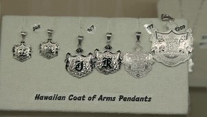 EPISODE 6: HAWAIIAN JEWELRY There is a unique history of the Hawaiian bracelets and jewelry we see today. We spoke with Royal Hawaiian Heritage Jewelry (@hawaiianjewelry) to find out more of what makes Hawaiian jewelry special, and what they do to continue the art form. Click 👉🏽 link in bio to watch full episode: https://bit.ly/320cQ7r | Aloha Authentic