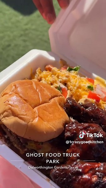 Live REVIEW #CrazyGoodKitchen #ZaZaPack Best platter in the city 😮‍💨 Come Vheck us out 2601 w Arkansas lane Arlington Texas