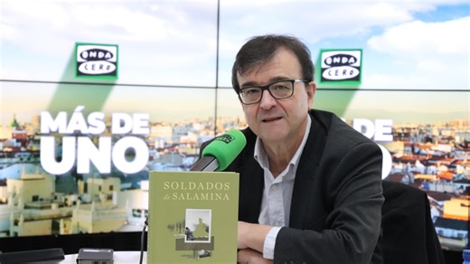 Javier Cercas señala el papel de algunos historiadores en la difusión de bulos sobre el 23F: "Me abochorna"