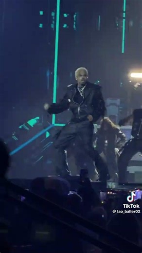 Chris brown performing Wall to Wall at RNB TOUR #youtubeshorts #shorts #chrisbrown