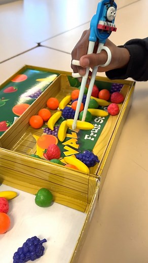 EDISON CHOPSTICKS These chopsticks have been around for a while. There are little loops to encourage the use of the a tripod grasp to open and close the chopsticks. This is a clever way for developing the fine motor skills and strength for pencil grasp and handwriting. I don’t use them for food in OT, well… just pretend food! Edison chopsticks are widely available and you can find them on Amazon. #finemotorskills #finemotor #tripodgrasp #handstrength #visualmotor #separationofthetwosidesofthehan