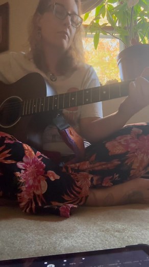 Just recorded a special tribute to the one and only Donna Jean Godchaux 🎸💔. I'm so grateful to have had the chance to pay my respects to this music legend who inspired so many with her voice and spirit. Donna Jean's contributions to the Grateful Dead's music are still celebrated by fans around the world, and her work as a session singer with artists like Elvis Presley and Percy Sledge is a testament to her talent and dedication.In her honor, I chose to perform Percy Sledge’s song “When a Man L