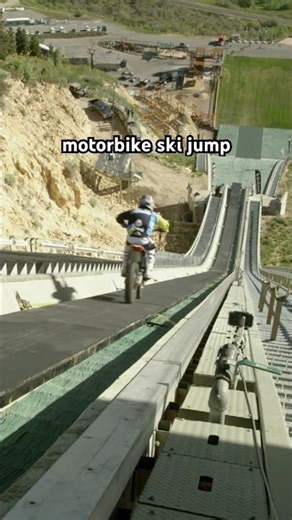 Motorbike Ski Jump 😮‍💨