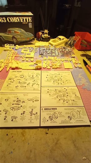 AMT 63 Corvette begin build #amt #1963 #corvette #fun #unique #rookie #begin