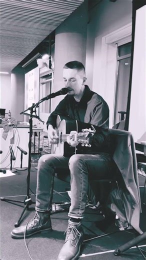 Played a lot of shows in 2025-solo corporate events, to full band concerts & beyond!