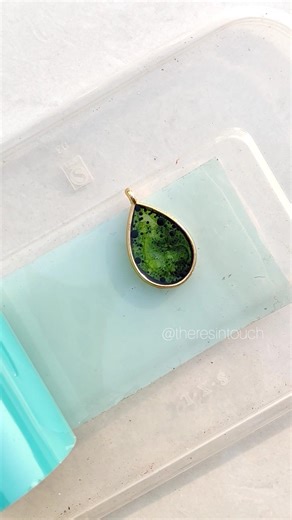 UV Resin + Alcohol Ink = BIG Mistake ❌ | Resin Art Part - 1 #resinart #shorts