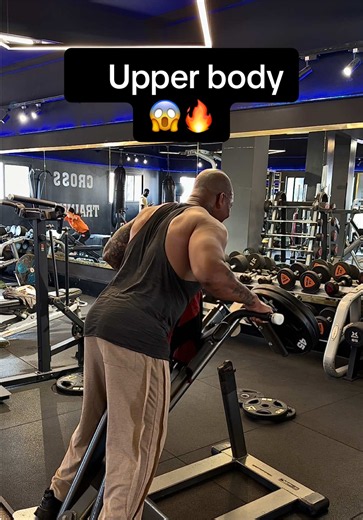 حصة ( Upper body ) 😱🔥 غتبوقلك ملفوق الوحش 💀 لا للمنشطات ⛔️ تريني او كوووول#motivation #gym #fitness