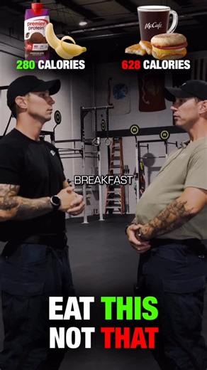 EFT | Effective Fitness Training™️ on Instagram: "How are you fueling your body — optimal performance choices or cheap dopamine? When you’re on shift, in the gym, or mid-cut… it’s easy to grab whatever’s fast. But every bite is either helping you build muscle, support fat loss, boost blood sugar stability, improve satiety, and move you toward your physique goals… or it’s sabotaging your progress. If you’ve got a craving — sweet, salty, crunchy — there’s almost ALWAYS a smarter swap. This is the 