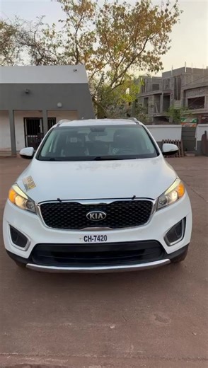 KIA SORENTO ANNÉE 2016 aurevoire tout fini ✅ à vendre Caractéristiques : _ Boîte AUTOMATIQUE _ ESSENCE ⛽️ _ BIEN CLIMATISÉ ❄️ PRIX 🏷️ 9.800.000Fcfa à discuter légèrement 📍Disponible chez SANG AUTO🇲🇱SERVICE N’HÉSITEZ pas à me contact pour plus d’informations : 22382074117 — 📞 #KIA_MOTORS @Mali Cars🇲🇱 @Dôbôli store @Bko_car center 🚗 @Diak~AutO🚘🚘 @Luxury Cheick 13 @NdiayeAuto_off @KONE AUTO SERVICE @SYLLA MULTI SERVICES @President Cheick haidara @FOUSS AUTO SERVICE 🇲🇱🇲🇱✅