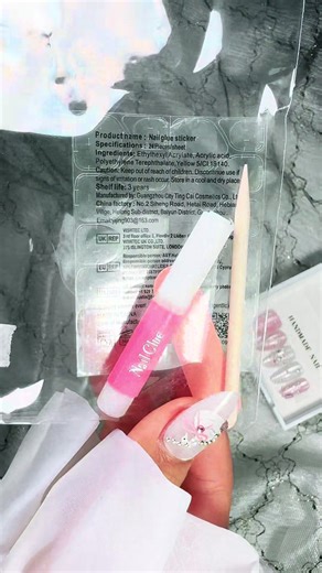 Instructions on how to use nail stickers