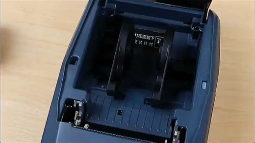 精臣M2热转印智能标签打印机，支持多种标签尺寸，蓝牙连接便捷，适用于仓储物流、办公标签打印，稳定高效。