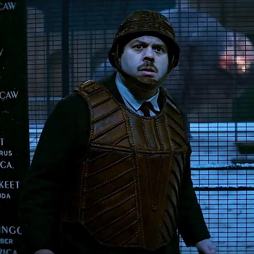Being chased by a lava-spewing rhinoceros 🌋😱#movie #movieclips #fantasticbeasts