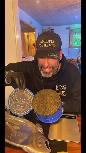 Loving the unveiling of the first moment that Vibe Caviar breathes before it is packed! #livehighlights #tiktoklive #vibecaviar #legalkilos #addictedtothevibe