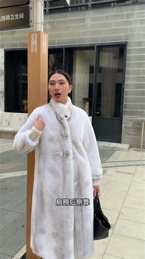 Girls should not take photos leaning against the pillar like this#bg Print Model Training